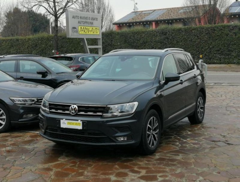 VOLKSWAGEN Tiguan