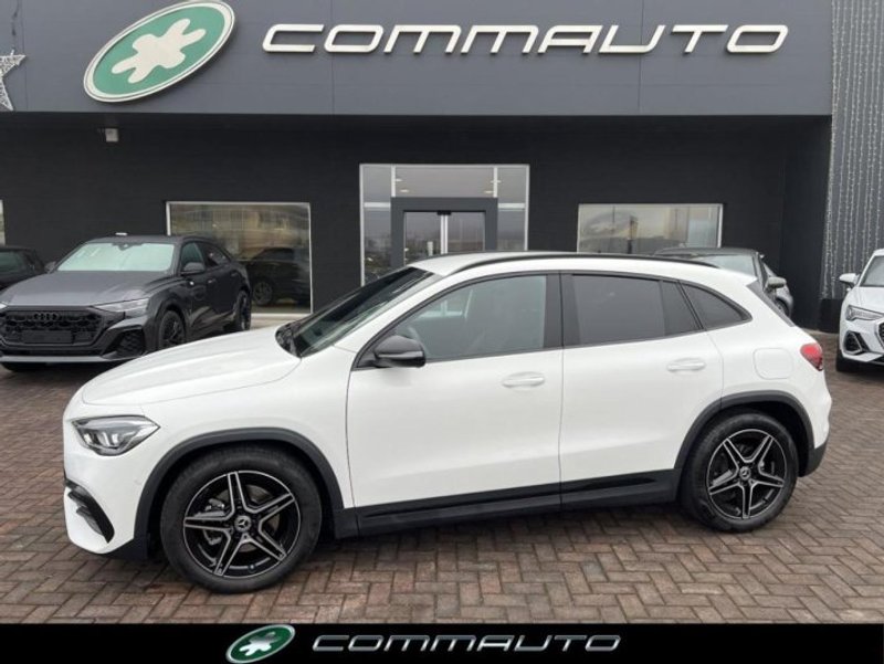 MERCEDES-BENZ Gla 200