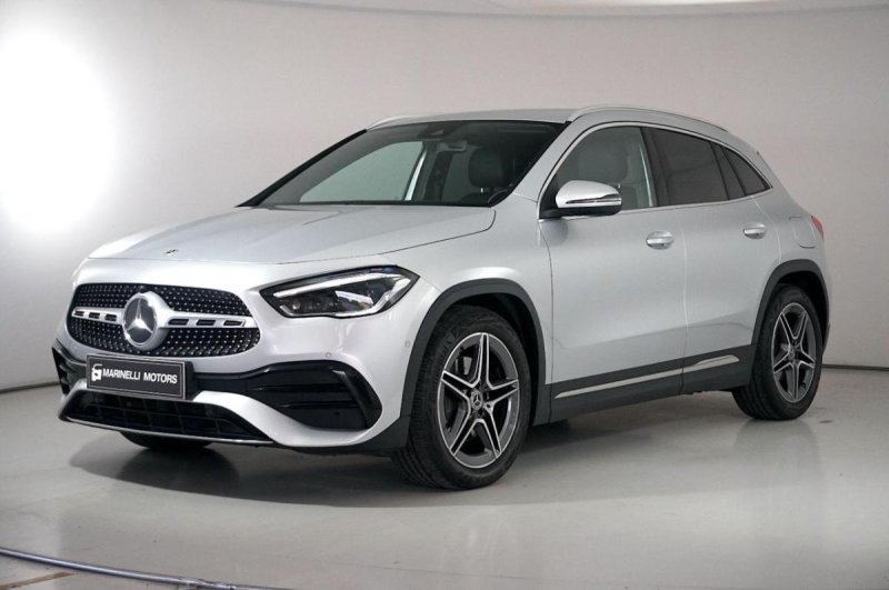 MERCEDES-BENZ Gla 200