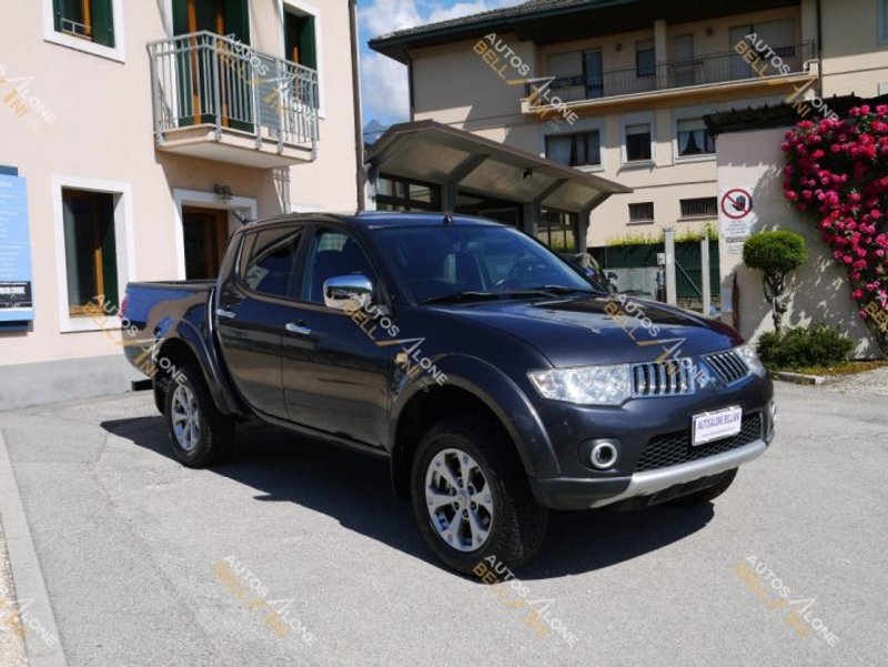 MITSUBISHI L200