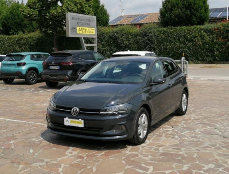 VOLKSWAGEN Polo