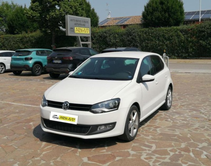 VOLKSWAGEN Polo