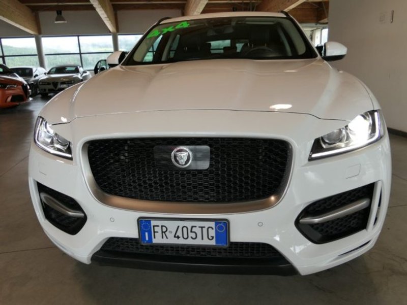 JAGUAR F-Pace