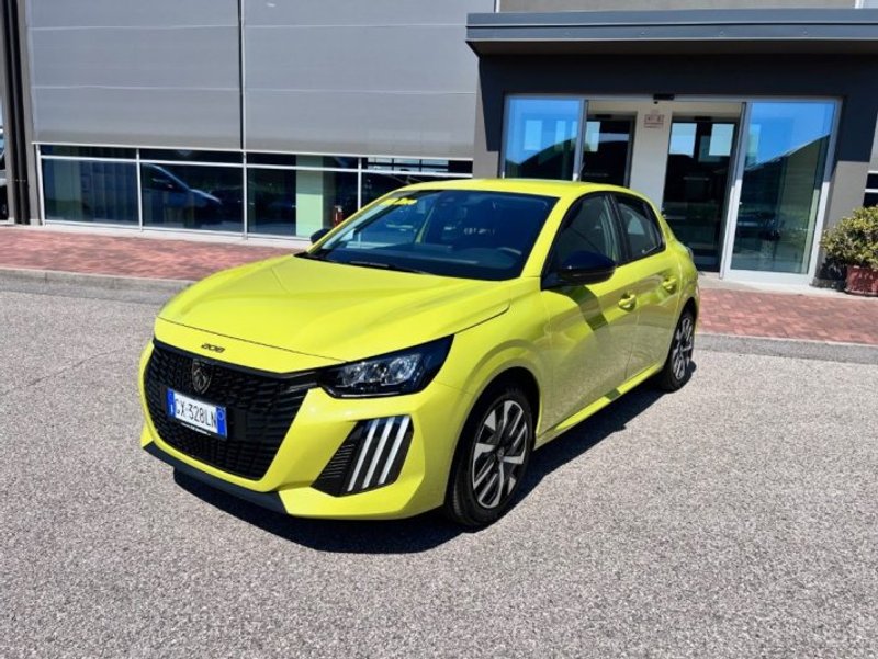 PEUGEOT 208