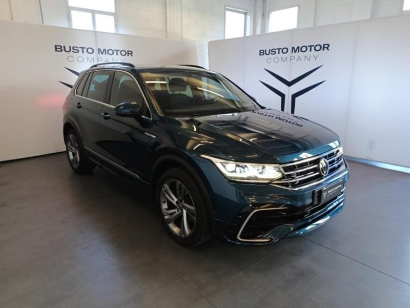 VOLKSWAGEN Tiguan