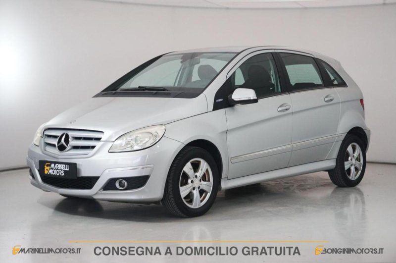 MERCEDES-BENZ B 180