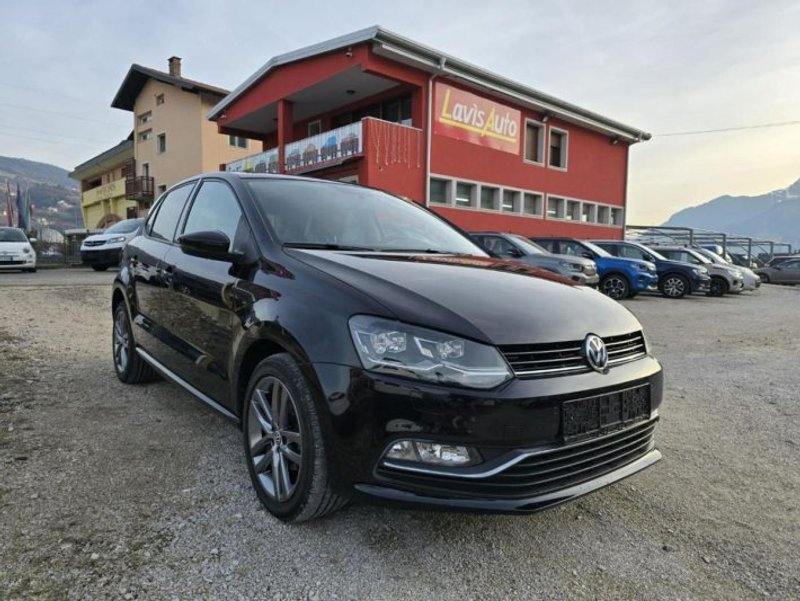 VOLKSWAGEN Polo
