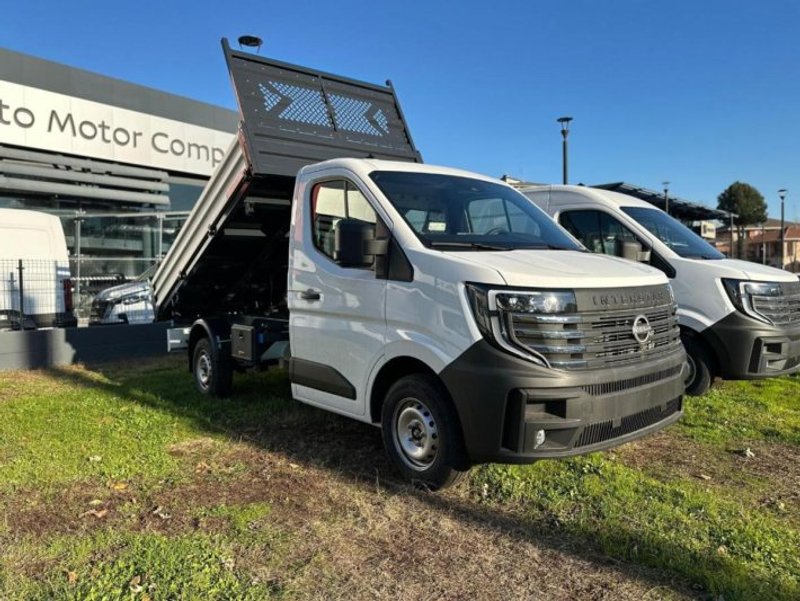 NISSAN Interstar