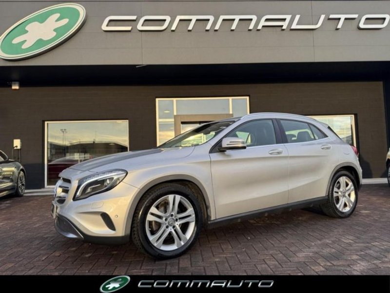 MERCEDES-BENZ Gla 200