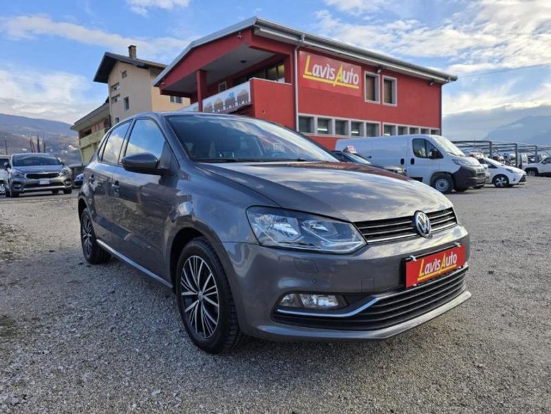 VOLKSWAGEN Polo