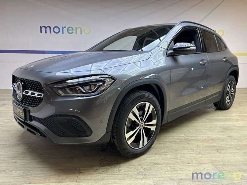 MERCEDES-BENZ GLA-X156 2014