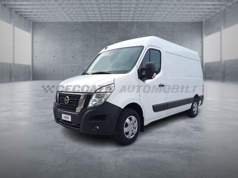 NISSAN Interstar