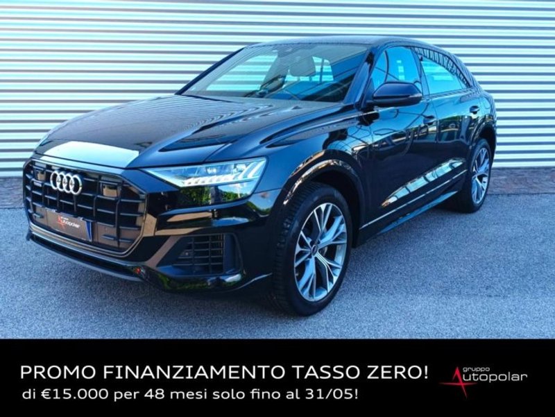 AUDI Q8