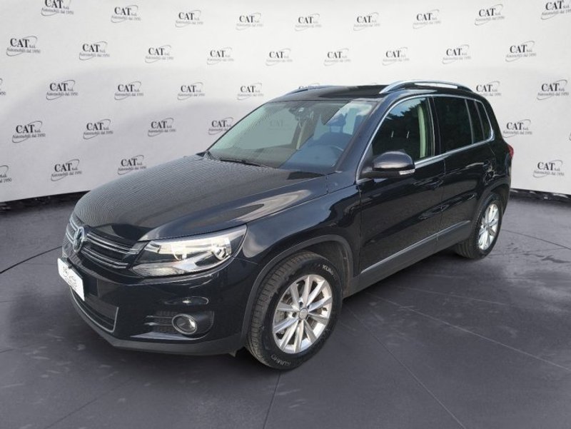 VOLKSWAGEN Tiguan